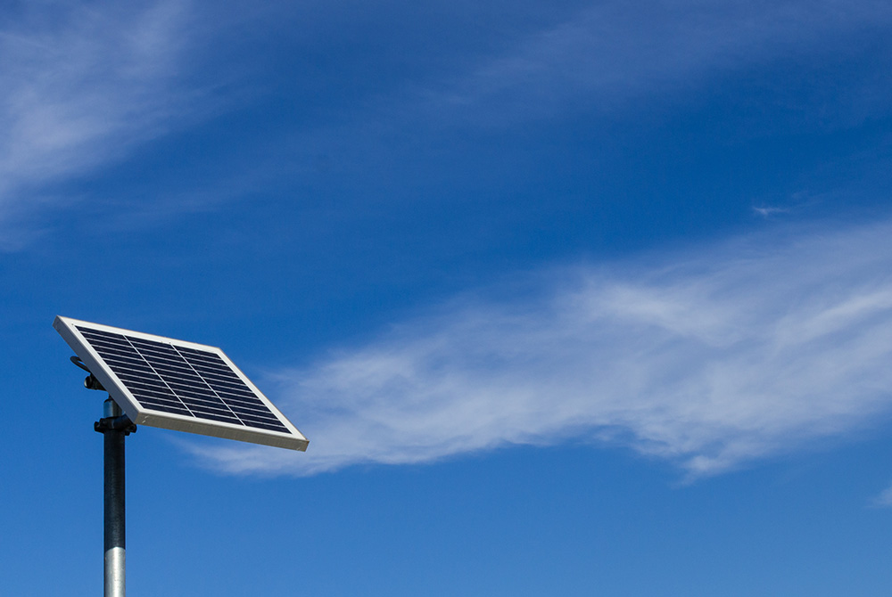 ¿Qué es necesario para una instalación fotovoltaica a red en una vivienda?