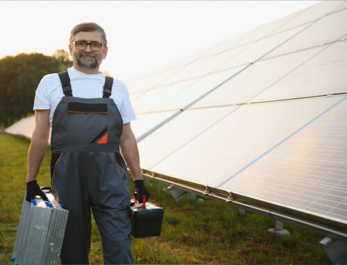 Guía práctica: Mantenimiento de baterías solares para un rendimiento óptimo